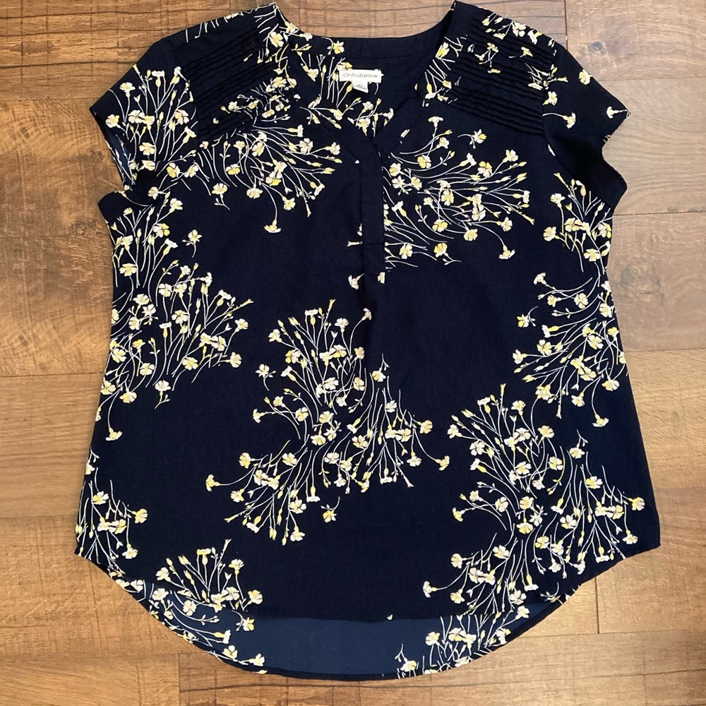 croft & barrow Navy Floral V-Neck Blouse w/ Yellow Floral Accents EUC Women’s XL